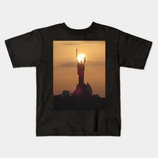 Sunset beyond the Motherland Monument, Kiev, Ukraine Kids T-Shirt